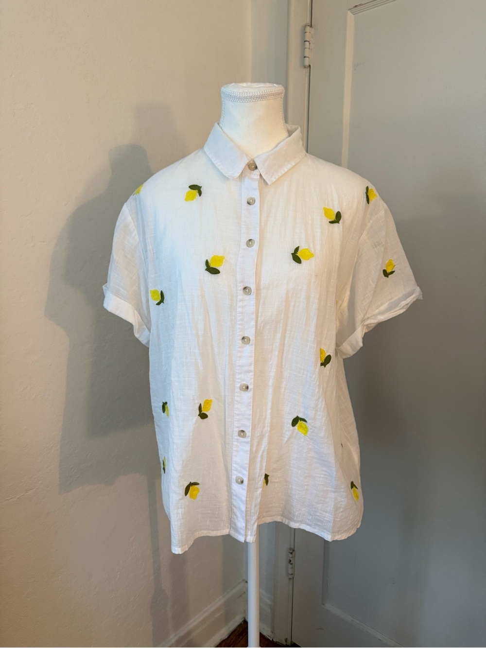 Maeve 100% Cotton Short-Sleeve Button-Up Shirt with Yellow Lemon Embroidery